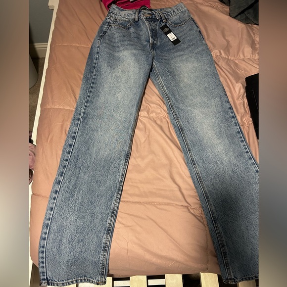 6 pairs of fashion nova jeans never worn with the tags still on. - Picture 4 of 6